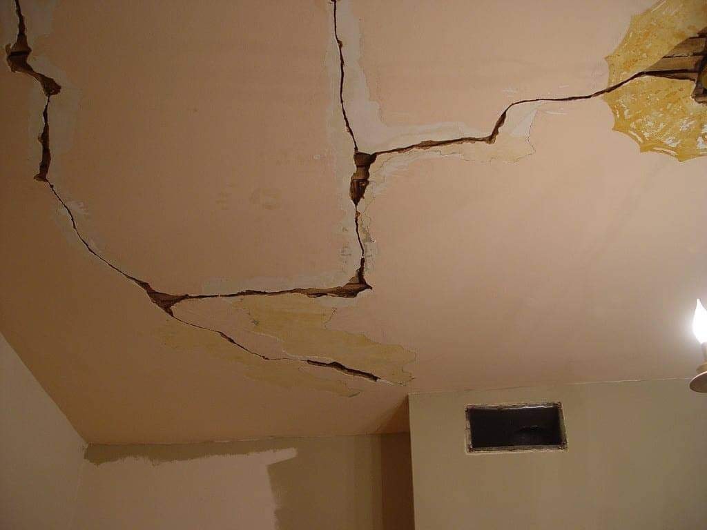 Drywall with narrow crack